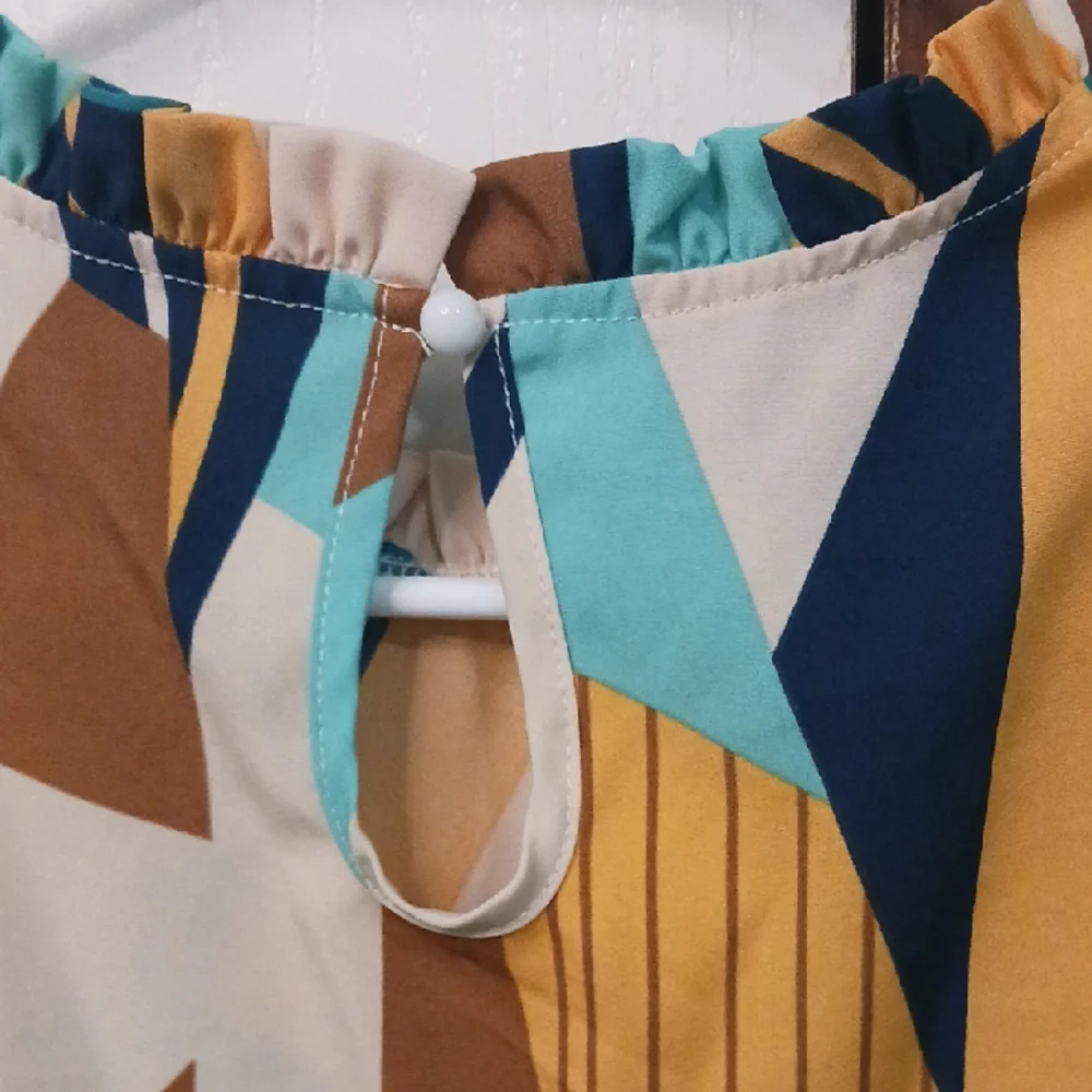 Geometric Patterned Ruffle Sleeve Top - Picture 7 of 7